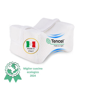 Cuscino per gambe e ginocchia classico con logo Made in Italy, logo tencel, coccarda con scritto miglior cuscino ecologico 2024